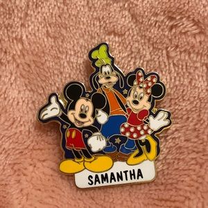 Disney pin‼️BOGO‼️